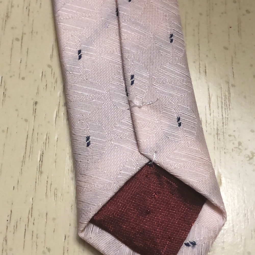 Louis Vuitton Tie/ Blush - Picture 9 of 11